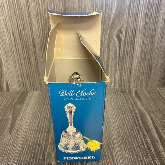 Vintage Handcut Pinwheel Crystal Bell by Crystal Clear Yugoslavia with box - Picture 10 of 10